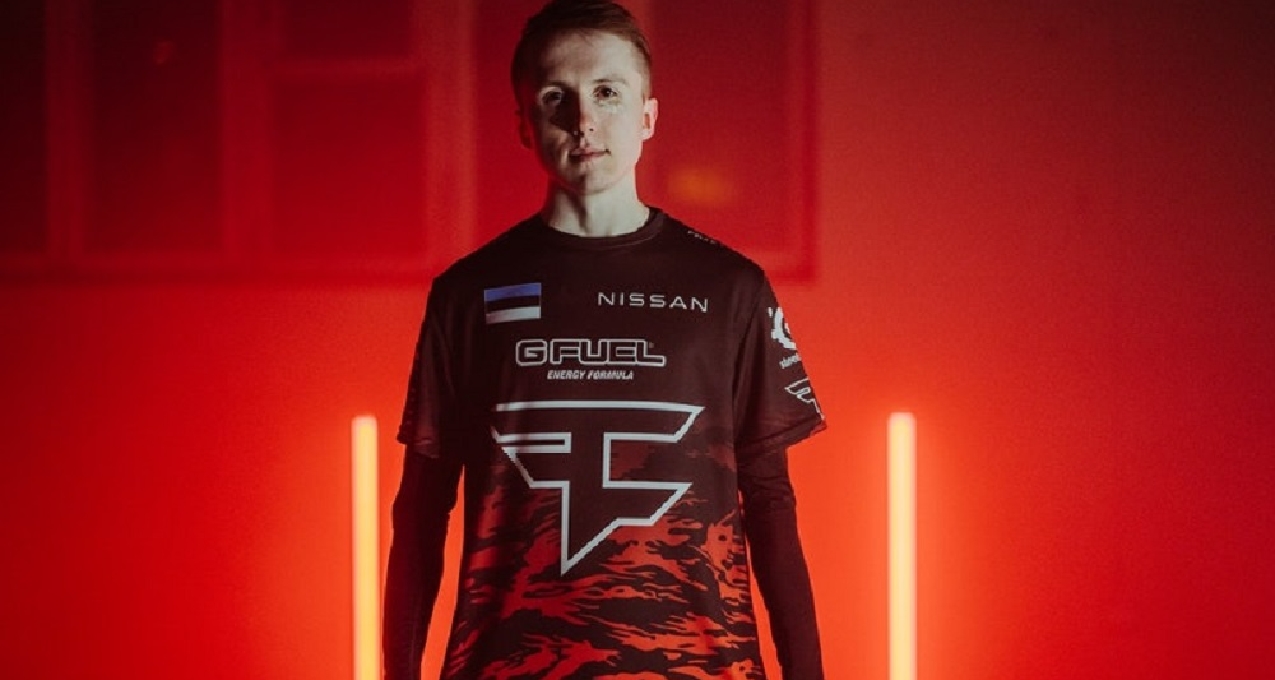 LANGX 真的是无法Carry！ wuming 的阿卡丽顺利切入 Puff ，微笑战队 1-0 Puff 战队